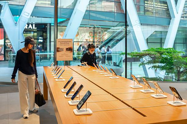 Customer browsing mobile phones