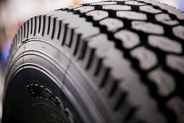 Mobile tire service truck