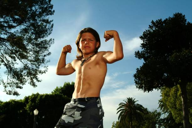 People lifting weights
